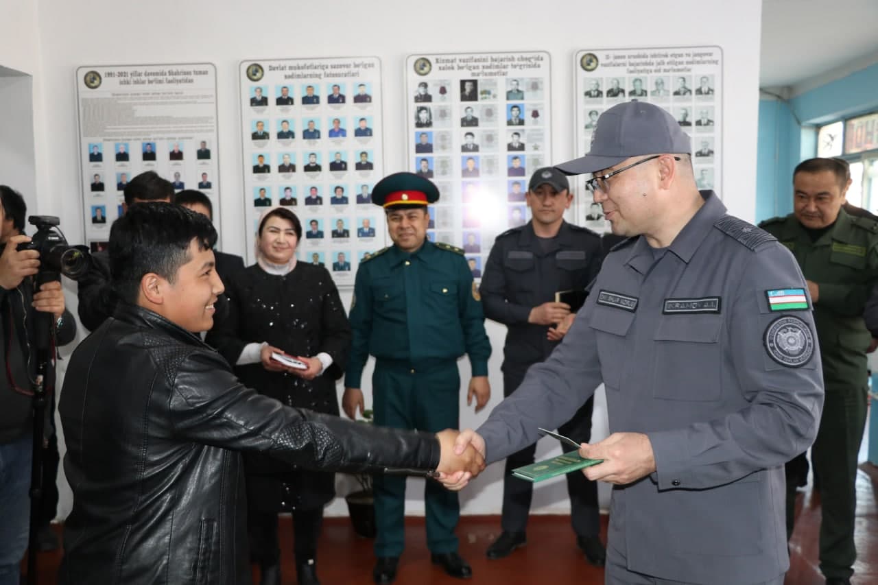 Ichki ishlar vaziri o‘rinbosari Shahrixon tumanidagi maktab faoliyati bilan yaqindan tanis…