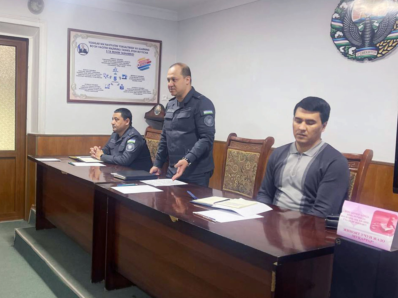 Andijon tumani IIB shaxsiy tarkibi bilan boshqarma rahbariyati ishtirokida xizmat intizomi…