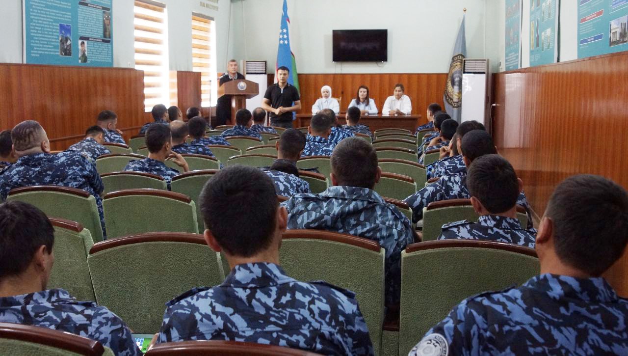 Harbiy qismda o‘quv yig‘iniga jamlangan xodimlar uchun seminar-trening mashg‘uloti o‘tkazi…